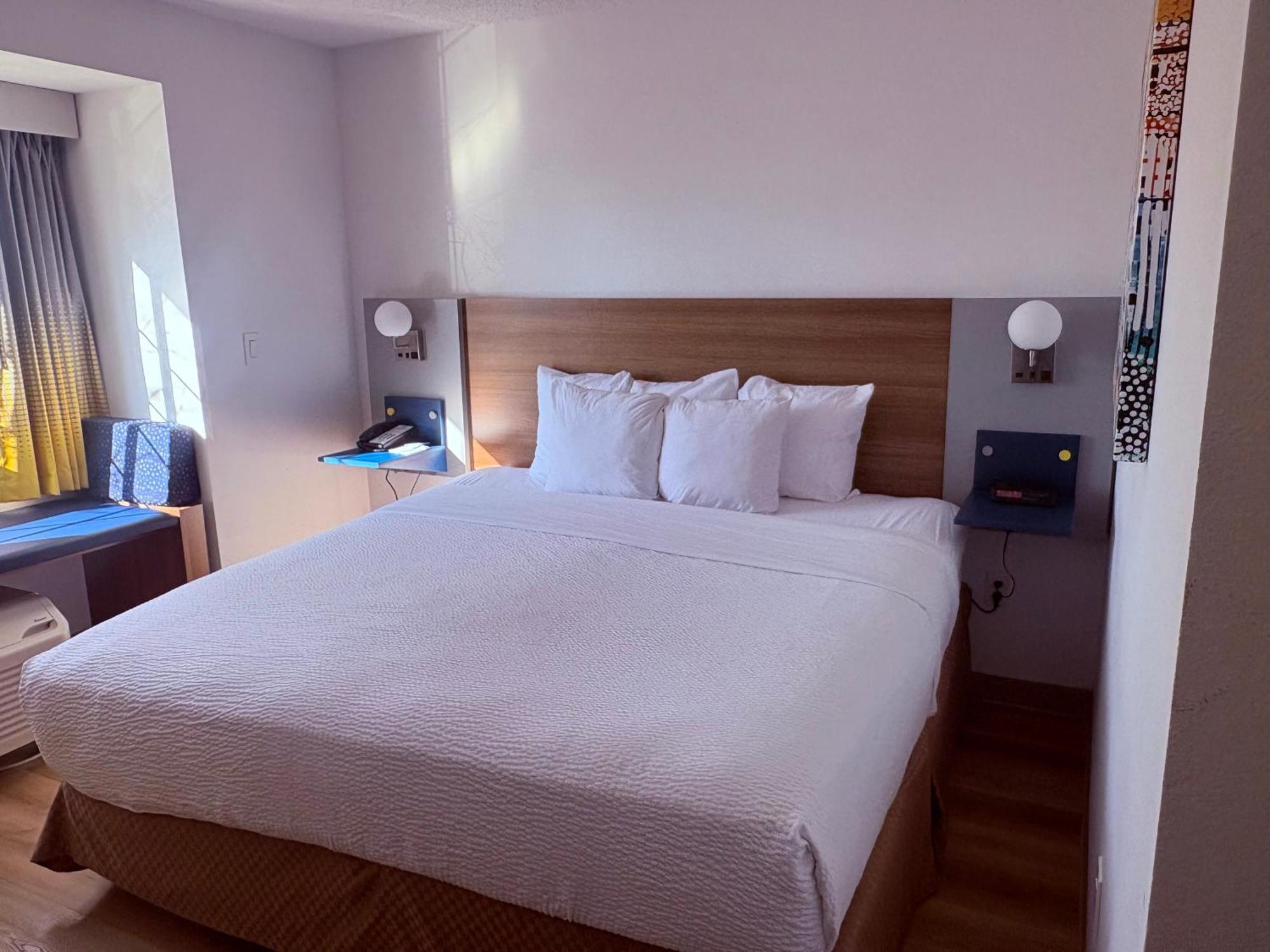 Microtel Inn&Suites DIA Denver Bagian luar foto