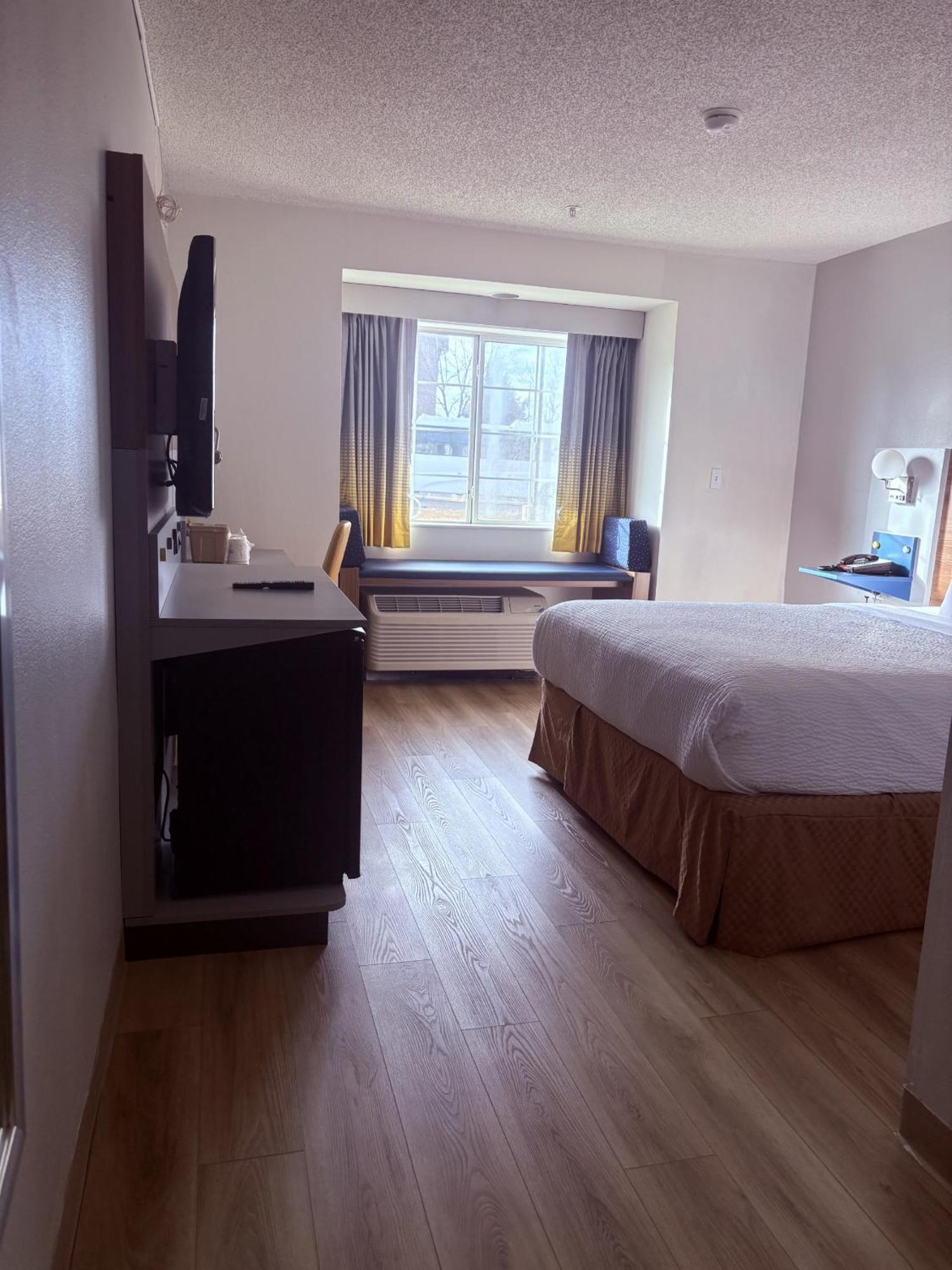Microtel Inn&Suites DIA Denver Bagian luar foto