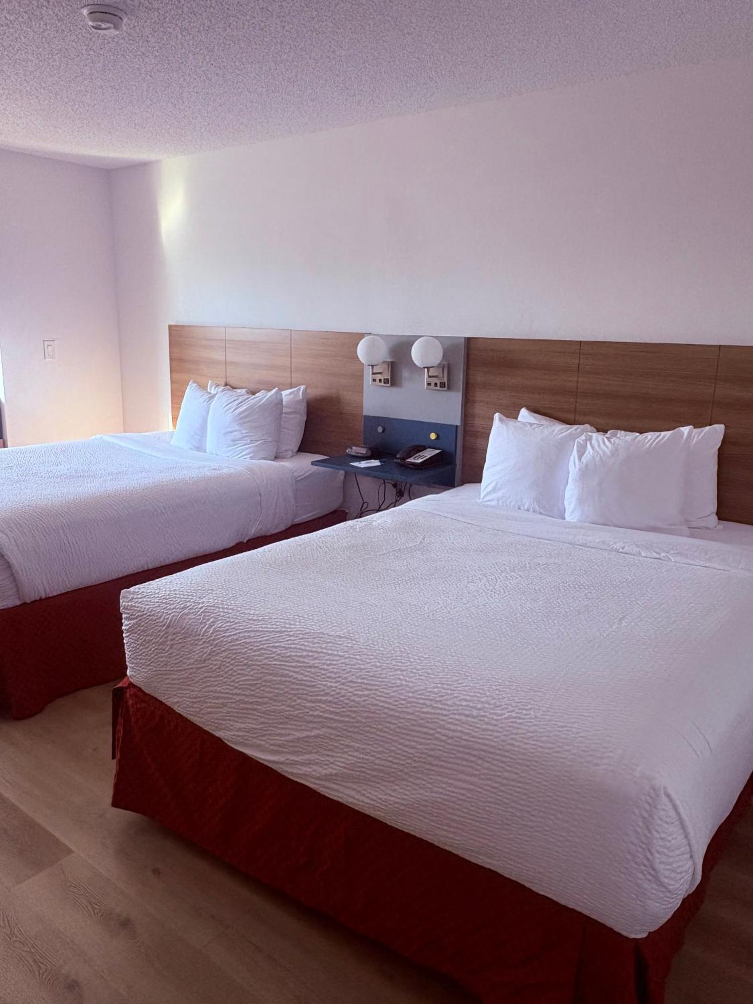 Microtel Inn&Suites DIA Denver Bagian luar foto