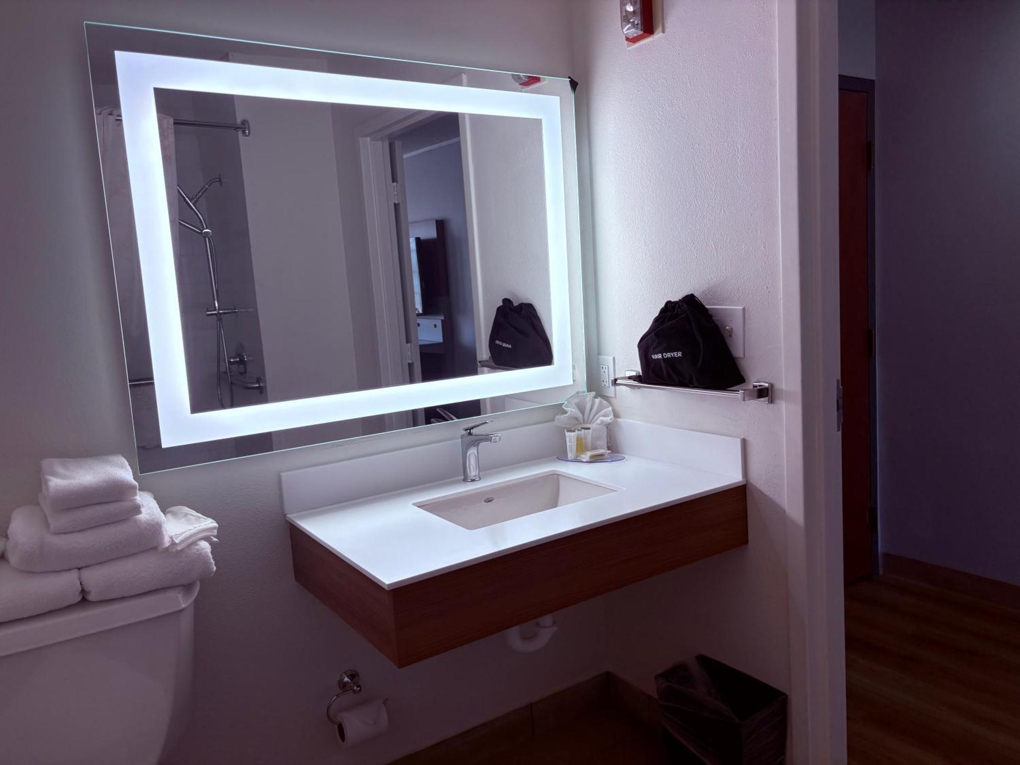 Microtel Inn&Suites DIA Denver Bagian luar foto