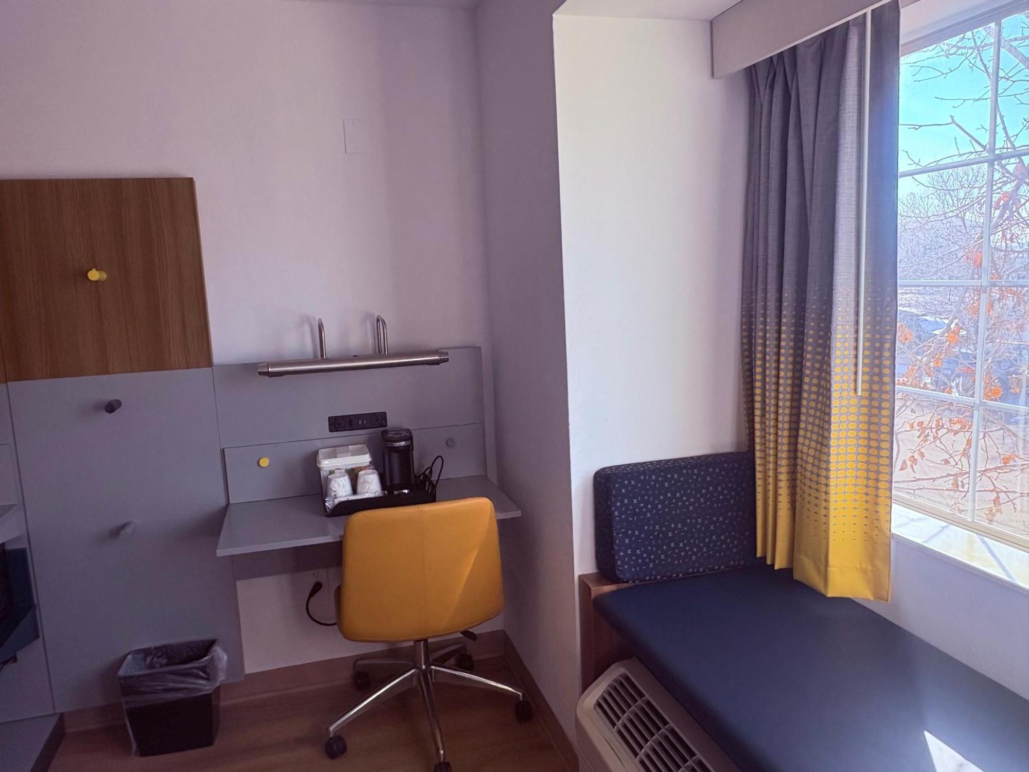 Microtel Inn&Suites DIA Denver Bagian luar foto
