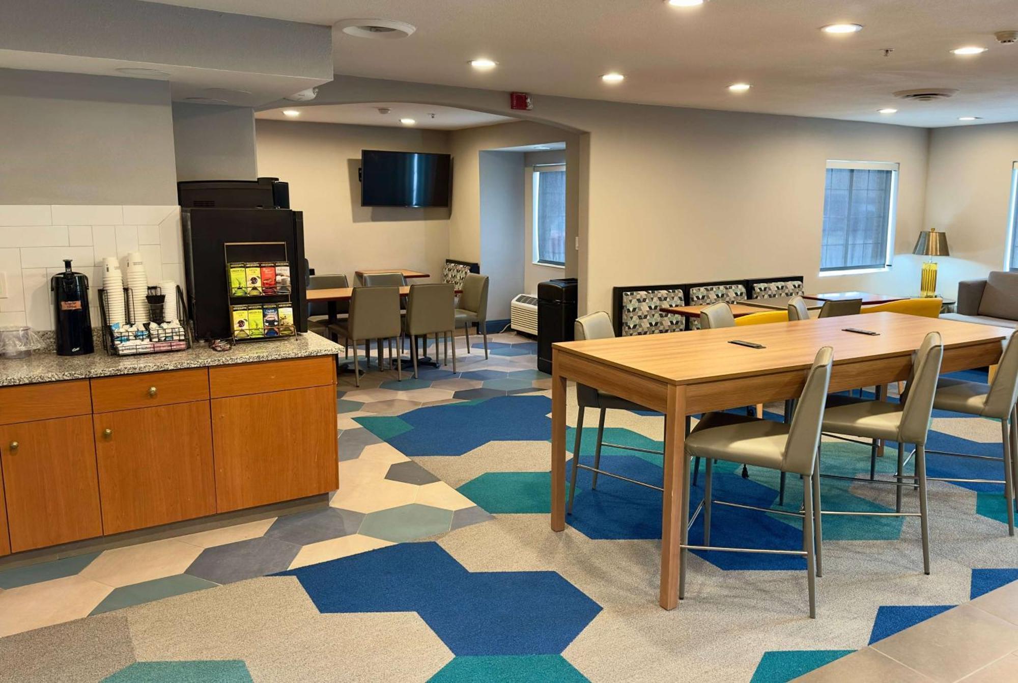 Microtel Inn&Suites DIA Denver Bagian luar foto