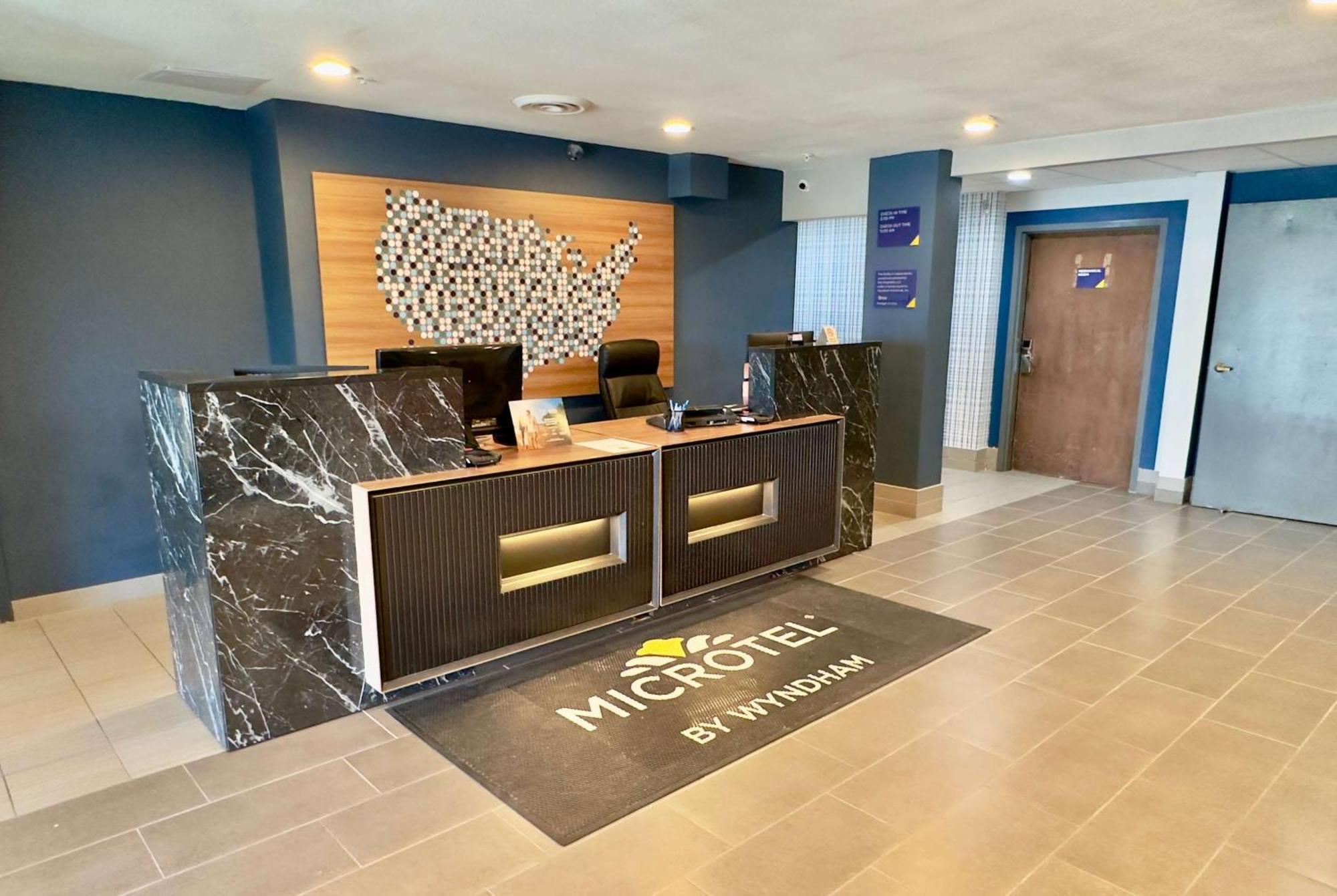 Microtel Inn&Suites DIA Denver Bagian luar foto