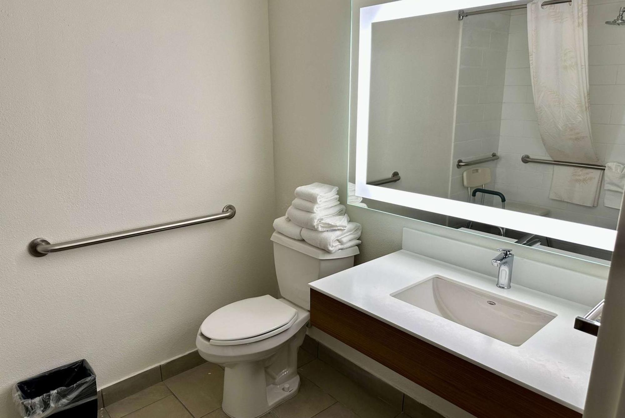 Microtel Inn&Suites DIA Denver Bagian luar foto