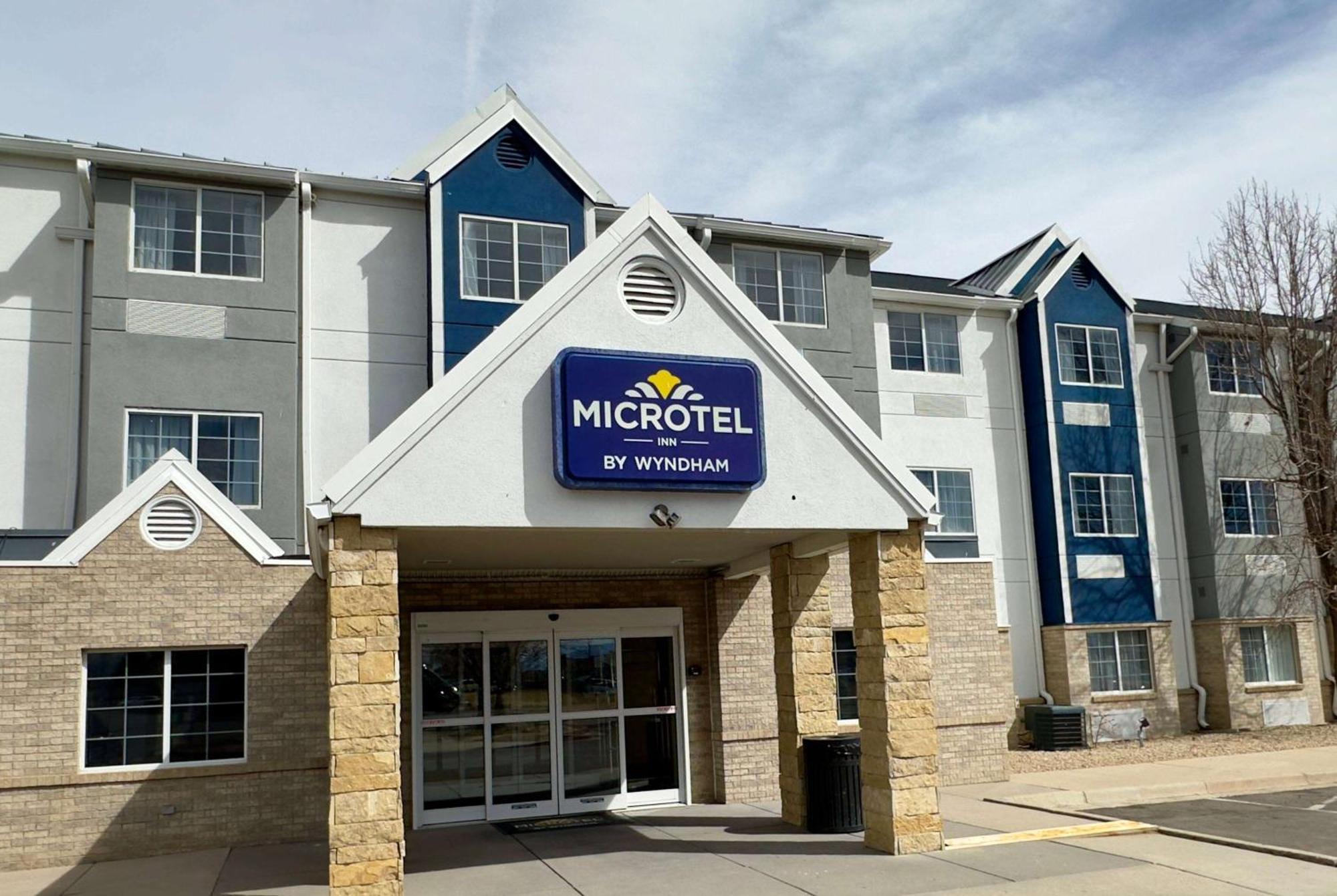 Microtel Inn&Suites DIA Denver Bagian luar foto